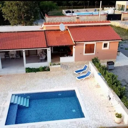 Three Bedroom فيلة *
