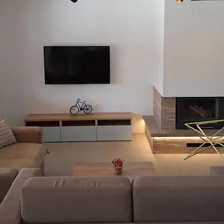 فيلة Three Bedroom
