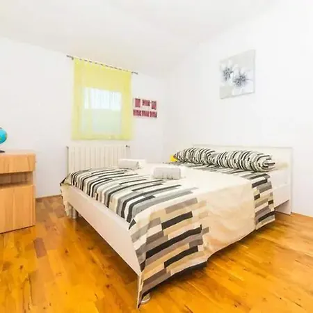 Three Bedroom تروغير
