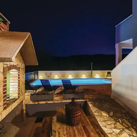 فيلة Three Bedroom