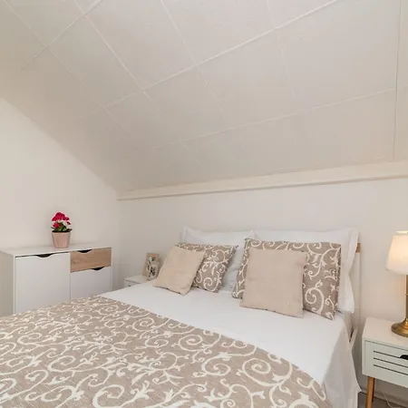 Three Bedroom * Τρογκίρ