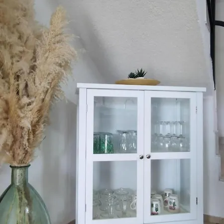 Three Bedroom Βίλα Τρογκίρ