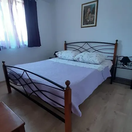 Three Bedroom Βίλα Τρογκίρ