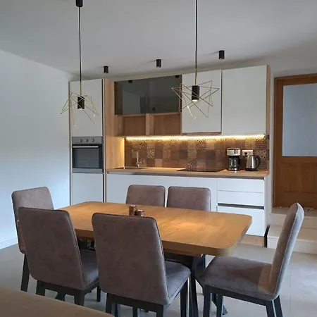 Three Bedroom * Τρογκίρ