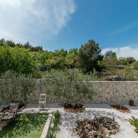 Three Bedroom Βίλα *