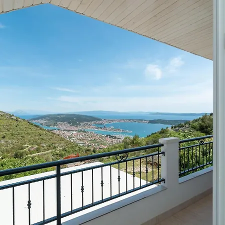 Three Bedroom * Τρογκίρ