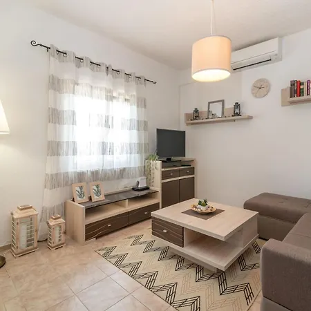 Βίλα Three Bedroom *
