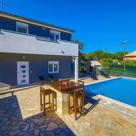 Three Bedroom Βίλα *